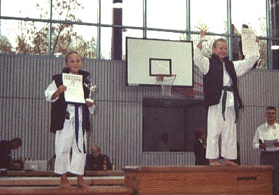 2003-bambini-manching-005-maedchen-kumite
